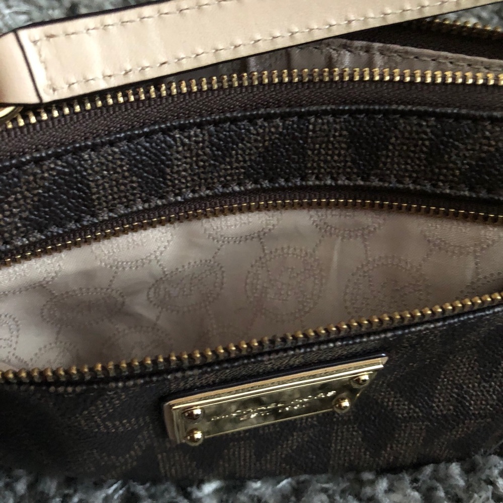Small Wristlet with logo - Picture 3 of 4